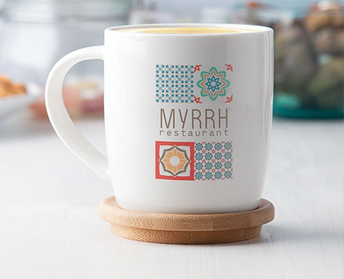 Transferdruck auf weißem Keramik